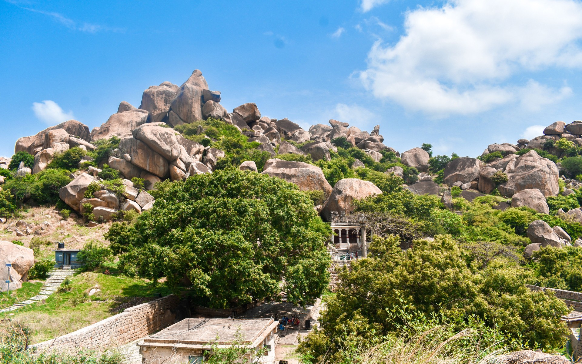 A photograph of Chitradurga, India.