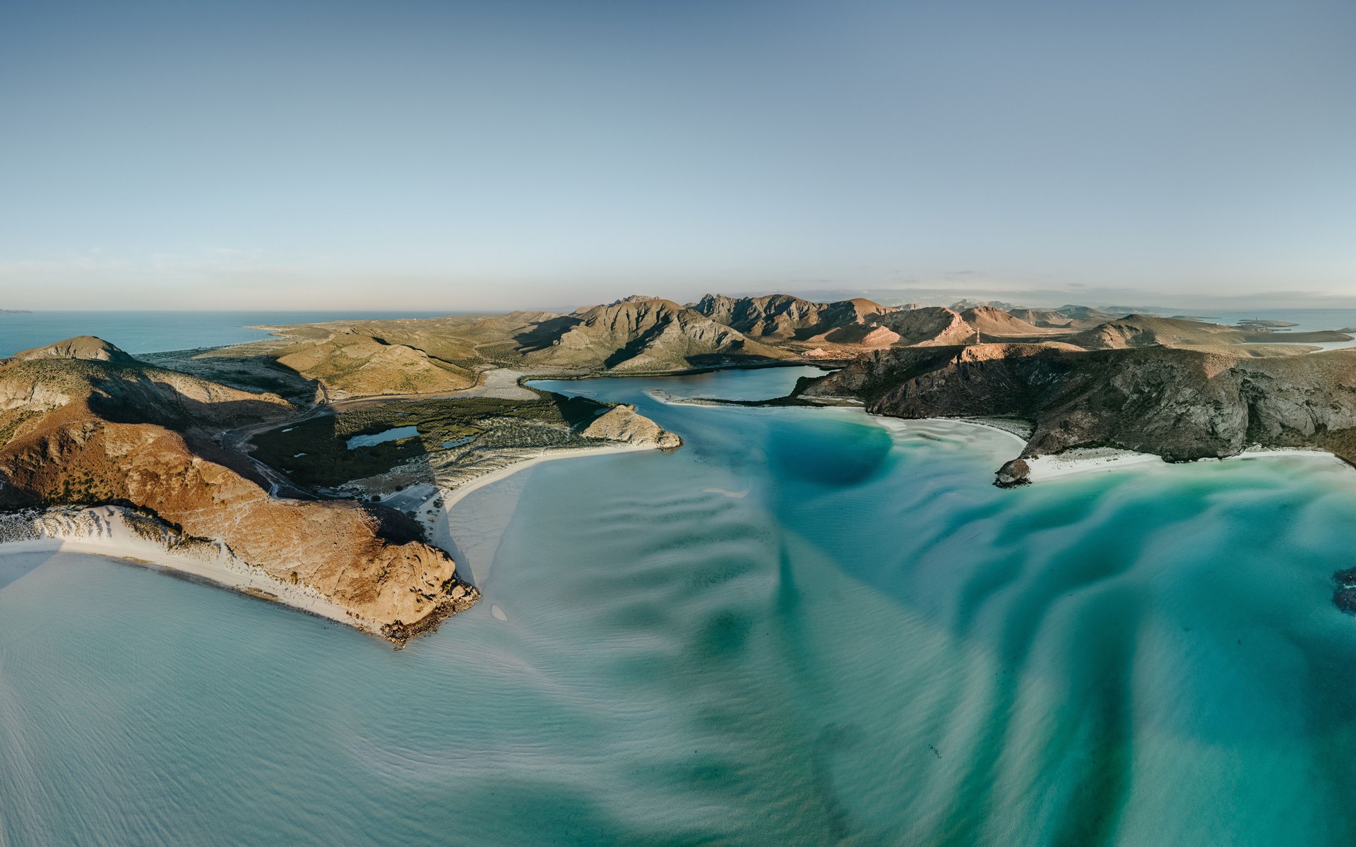 A photograph of La Paz & Espíritu Santo, Mexico.