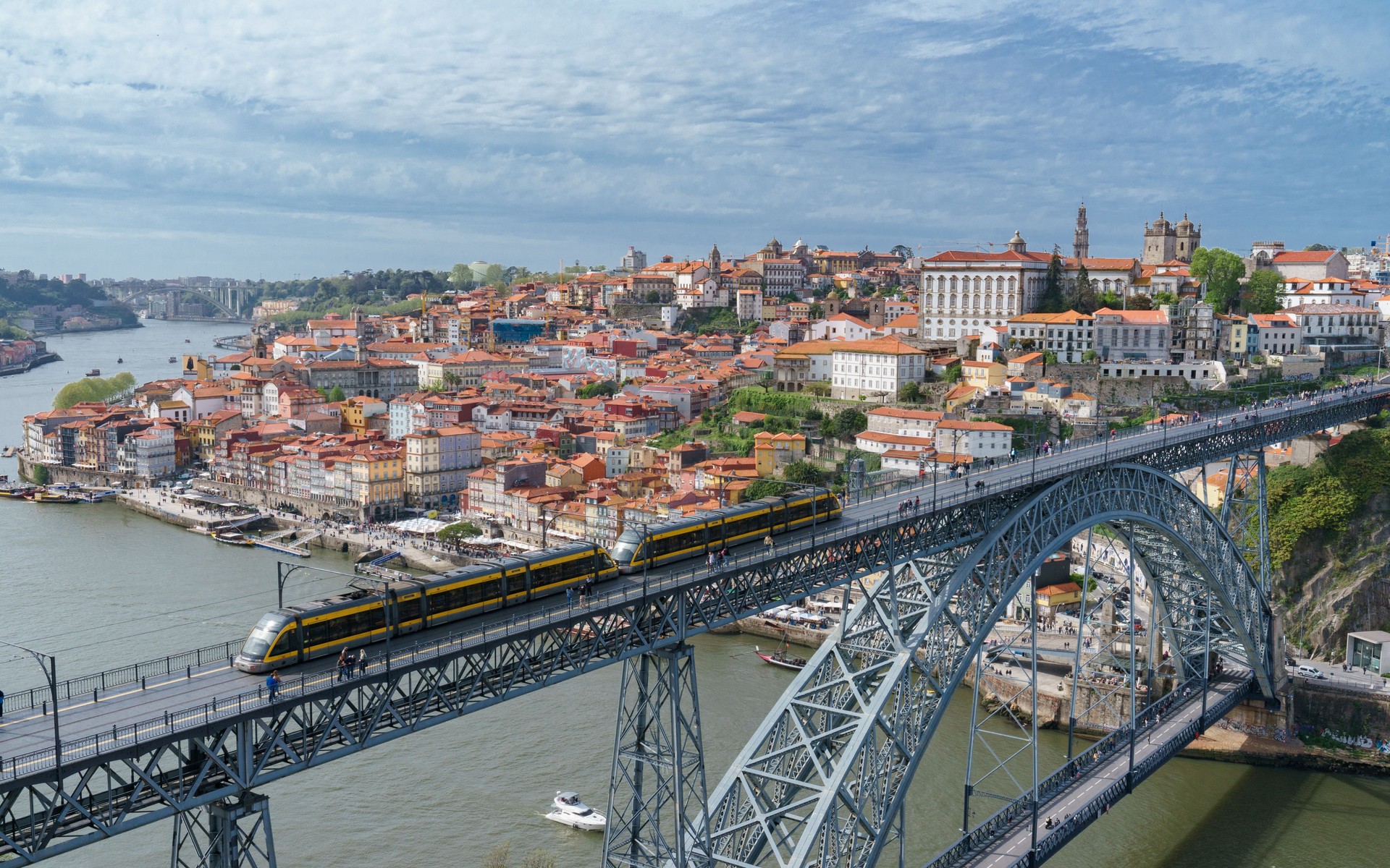 A photograph of Porto & the Douro Valley, Portugal.