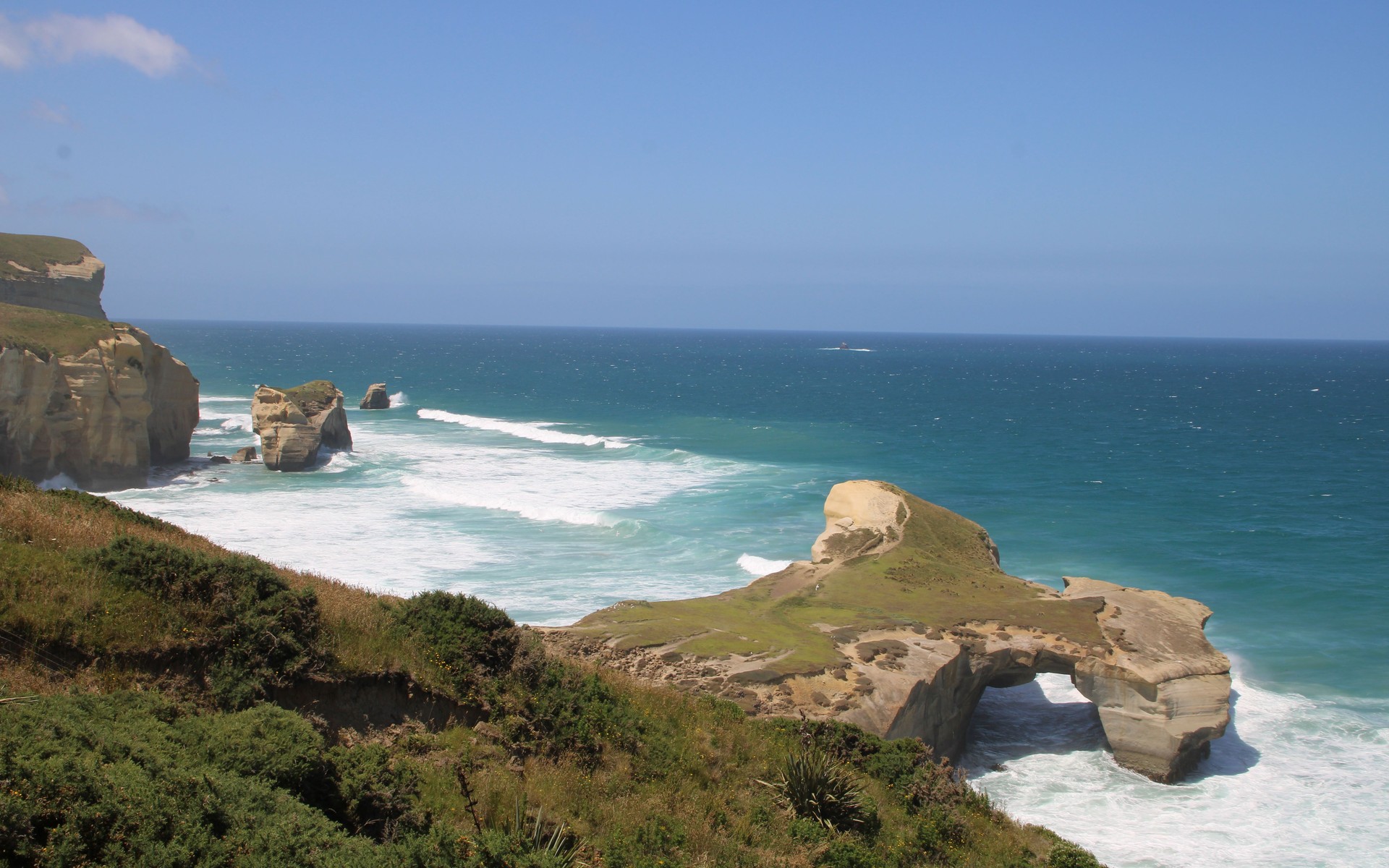 A photograph of Dunedin & the Otago Peninsula, New Zealand.