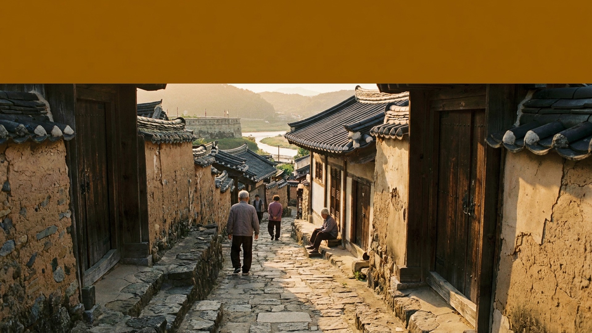 Lane in the old quarter in Chinju, South Korea