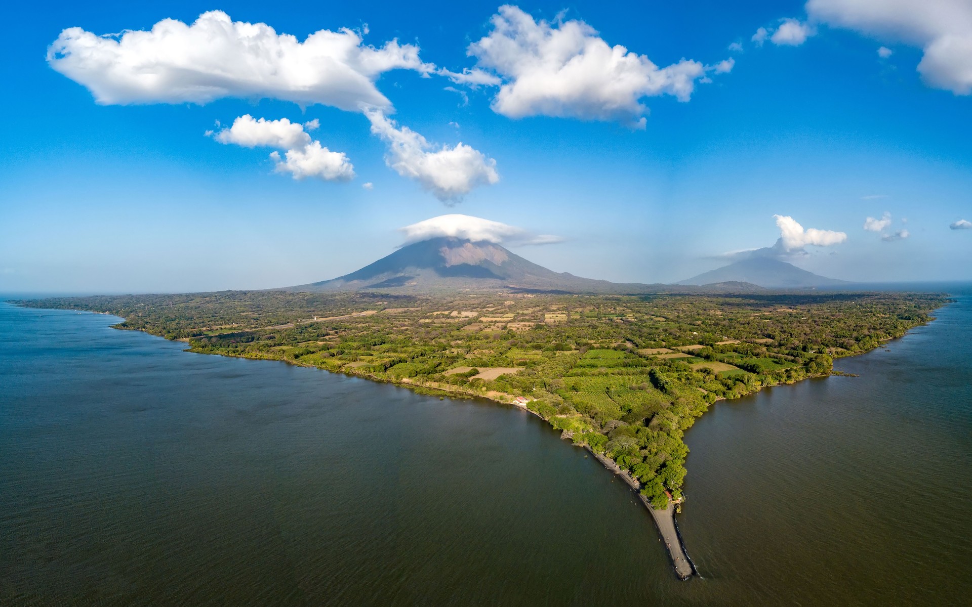 A photograph of Granada & Ometepe, Nicaragua.