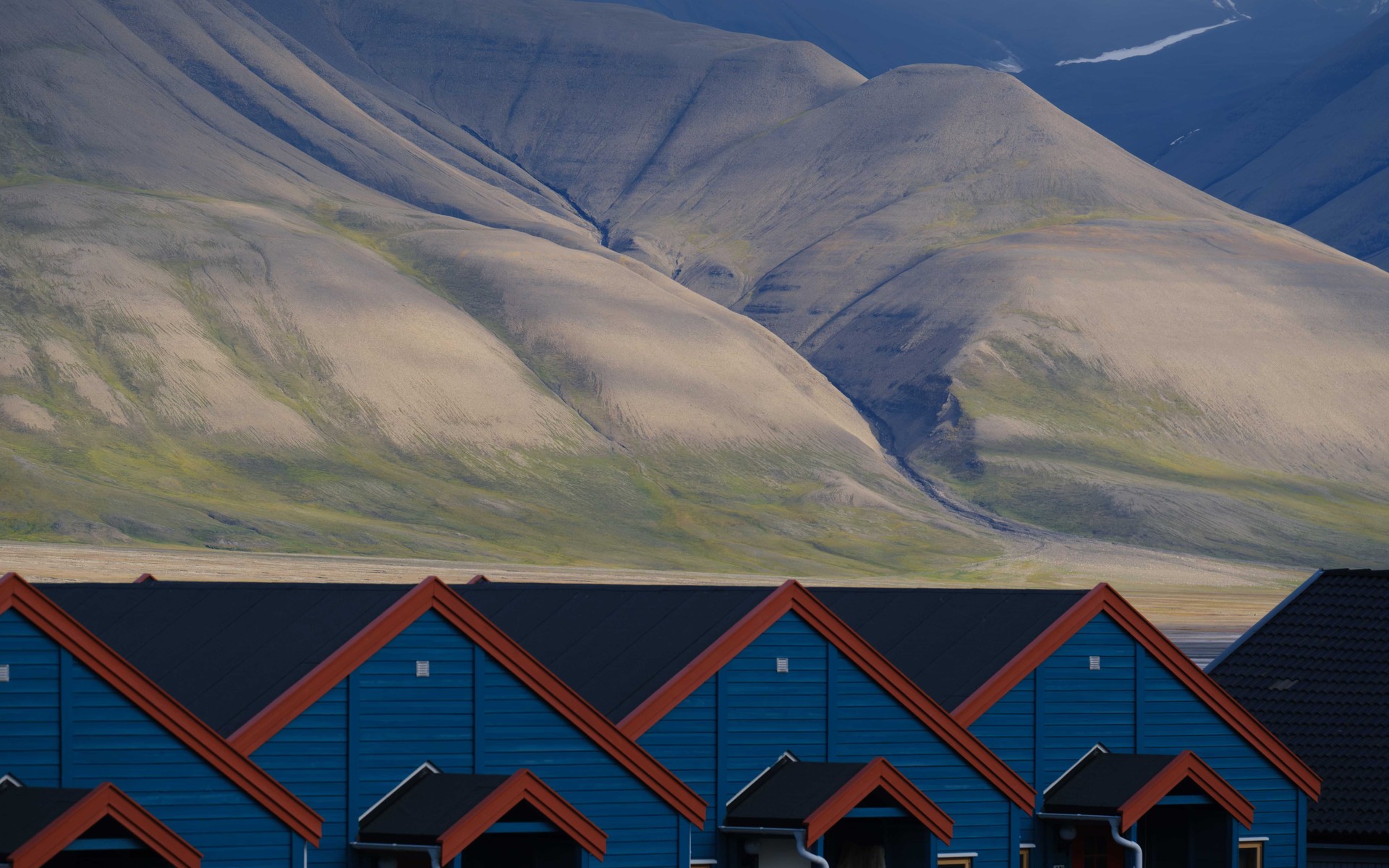 A photograph of Arctic Expedition Gateway — Longyearbyen, Norway.
