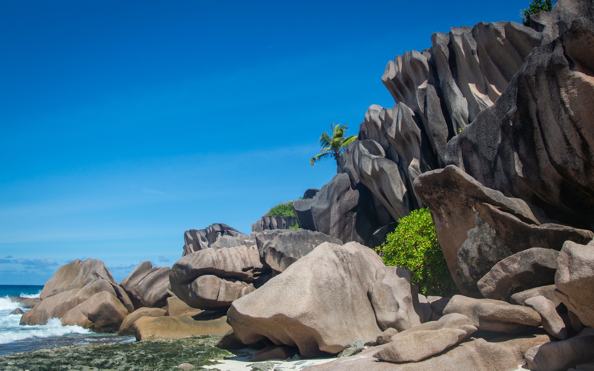 A photograph of La Digue, Seychelles, Seychelles.