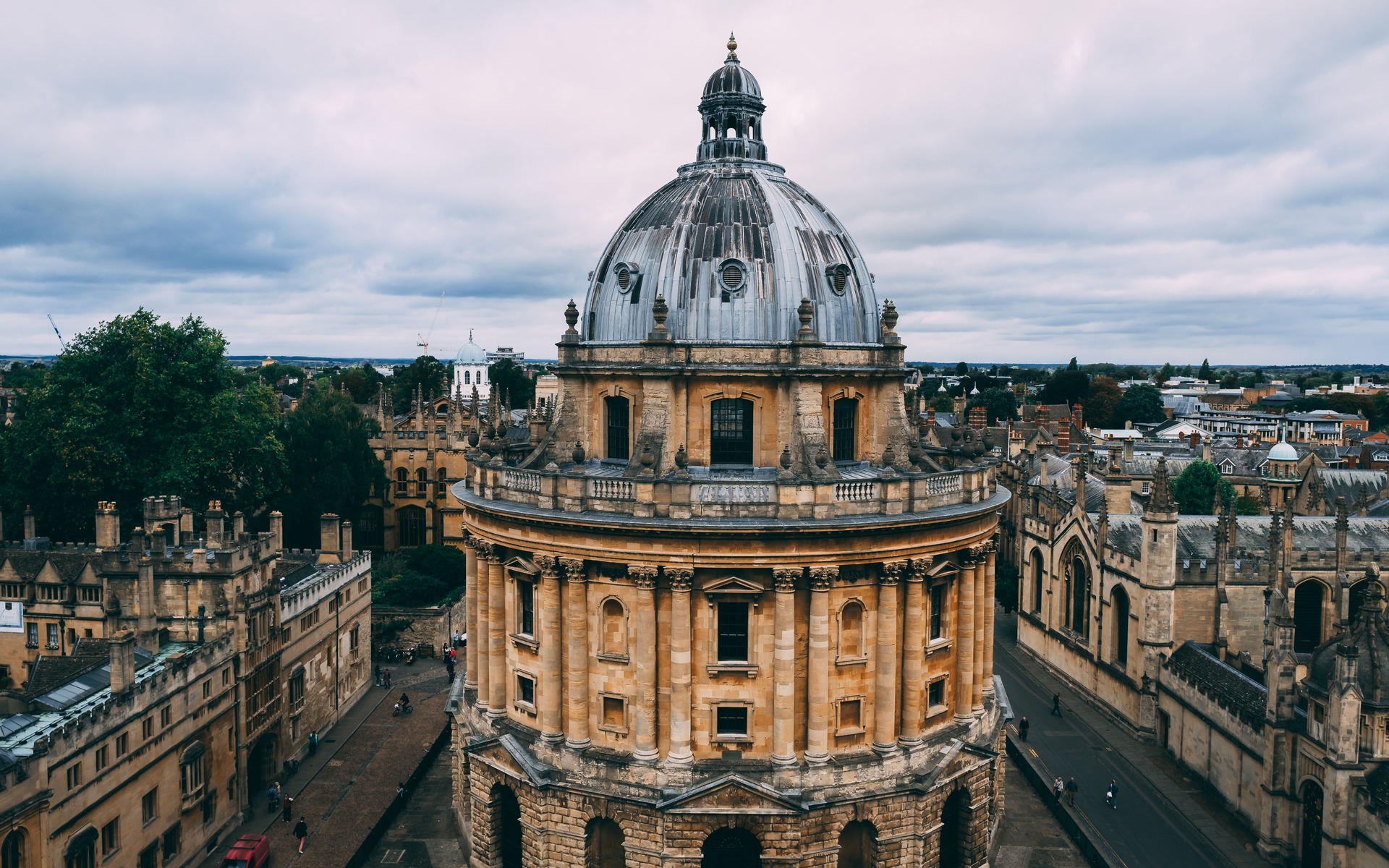 Aerial view of the iconic Radcliffe Camera in Oxford, England, showcasing classic architecture.
